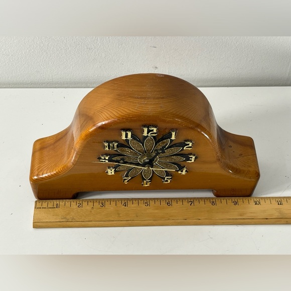 Beautiful Vintage Shellac Finish Wooden Clock with Gold Flower Design MCM Style - Picture 3 of 6